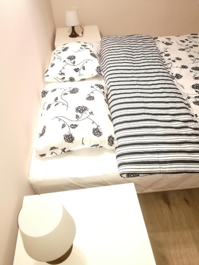 White Rose Apartment بودابست المظهر الخارجي الصورة