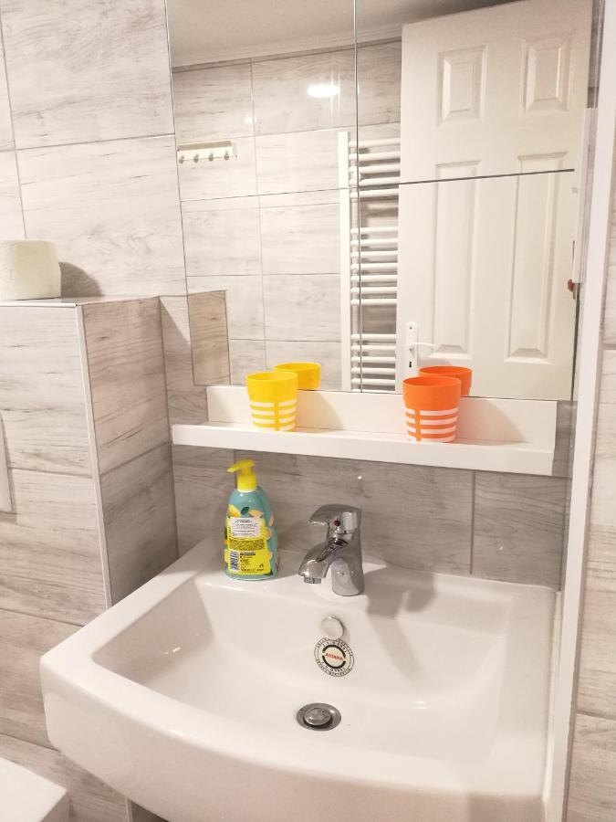 White Rose Apartment بودابست المظهر الخارجي الصورة